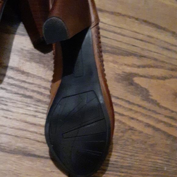 American Eagle 5" high heels - Picture 4 of 6